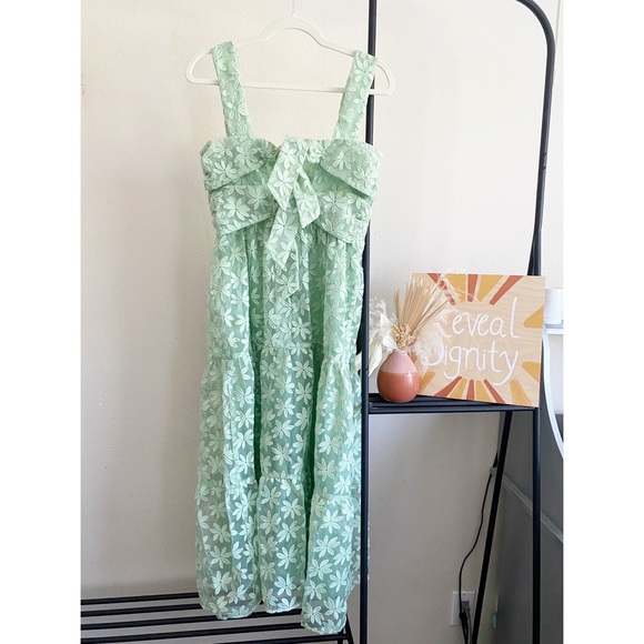 ❌SOLD❌ASOS Green Floral Tiered Sleeveless Midi Tie Back Square Neck Dress Size 2 - Picture 2 of 8